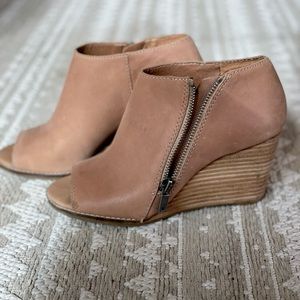 Lucky Brand Tan Jaspah Open Toe Wedge Ankle Bootie